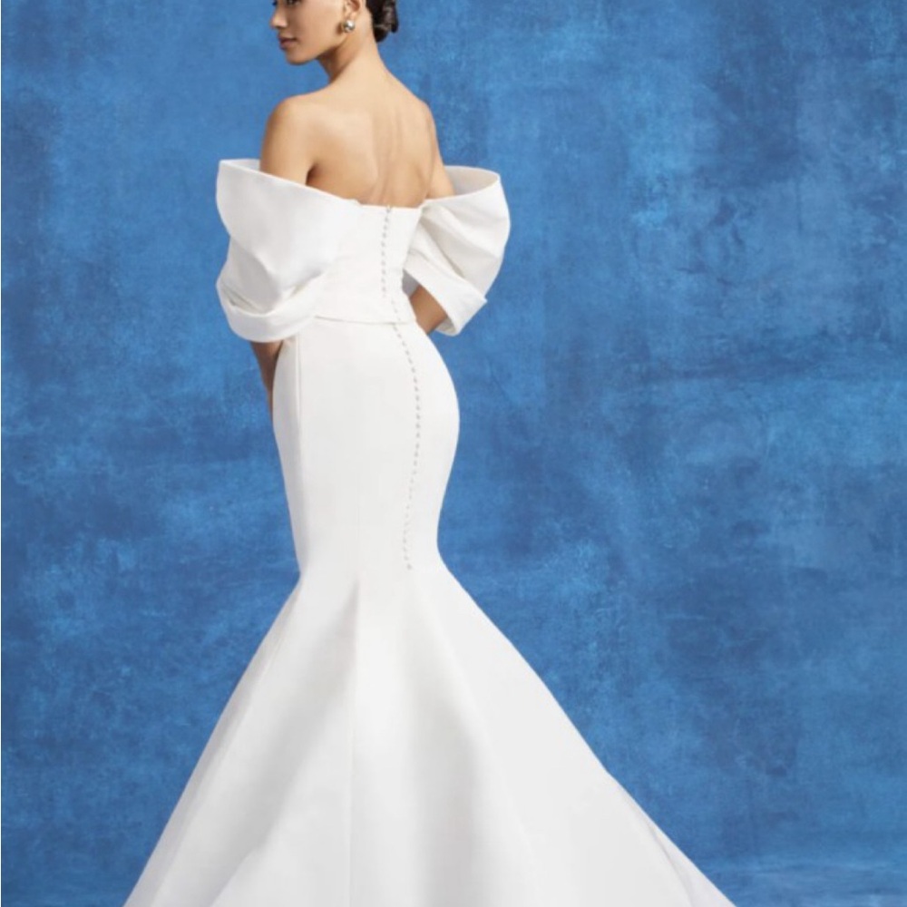 BRAND NEW Carolina Herrera Wedding Dress - Sloane (Fall 2022 collection)